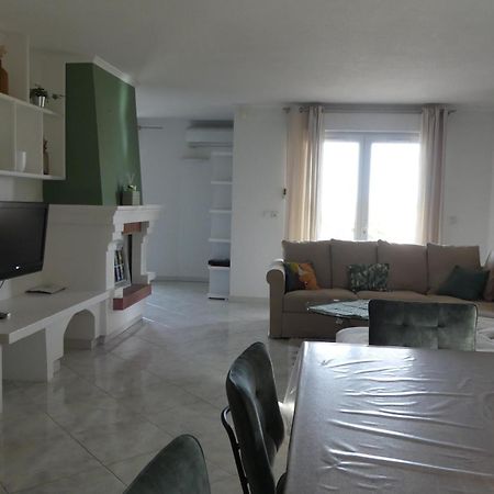 Appartement T4 Tres Bien Situe Et Climatise L'Ile-Rousse (Corsica) Exterior foto